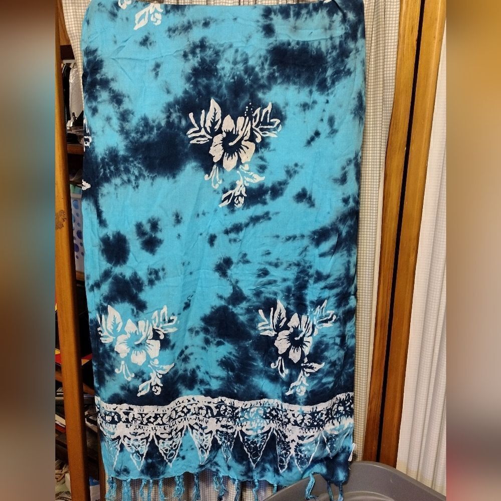 Hawaiian print sarong